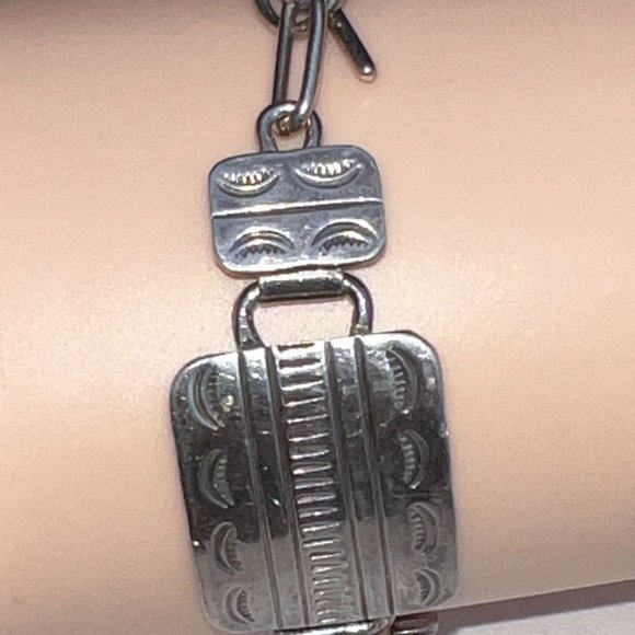 Vintage JP Sterling Silver Marquise Repousse Panel Link Bracelet 7" L, 30 Grams - Picture 8 of 15